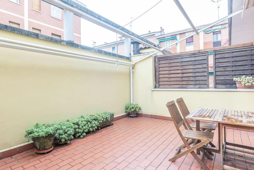 Tiarini 14 Apartment Bologna Exterior photo